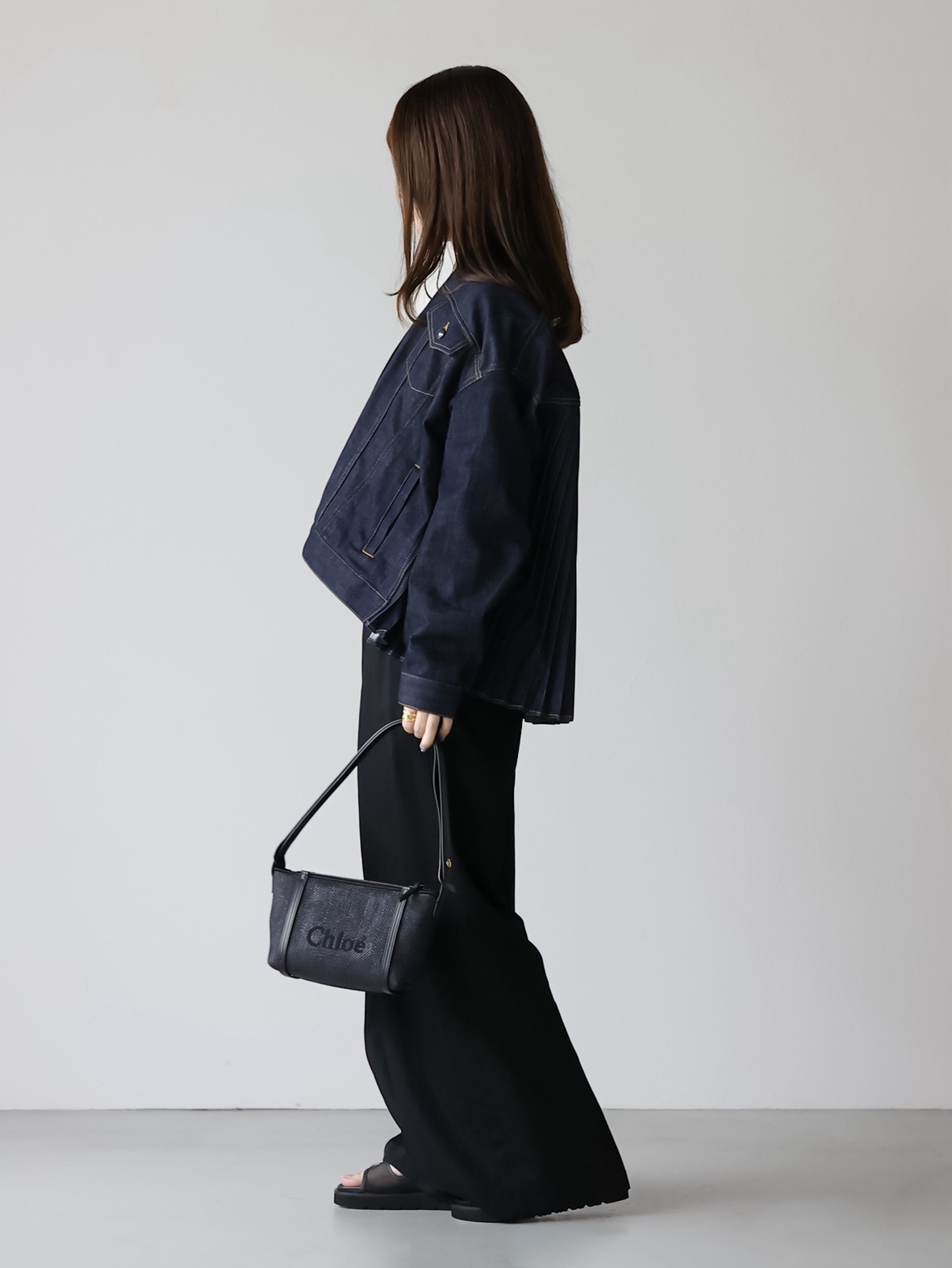 日常コーデで羽織ったシーン